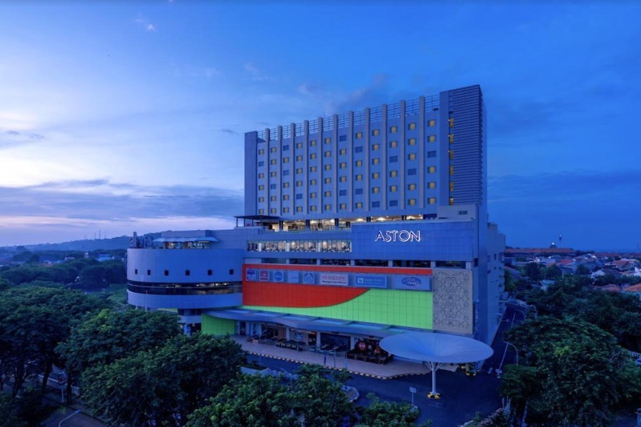 Aston Gresik Hotel & Conference Center Exteriör bild