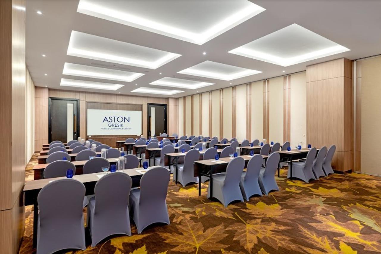 Aston Gresik Hotel & Conference Center Exteriör bild
